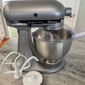 KITCHEN AID: Classic Plus Mixer - 275 watts